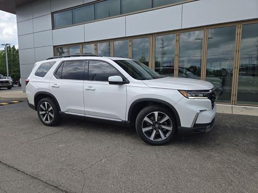 Platinum White Pearl 2023 Honda Pilot AWD Elite