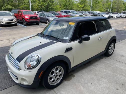 White Silver Metallic 2013 MINI Hardtop Cooper