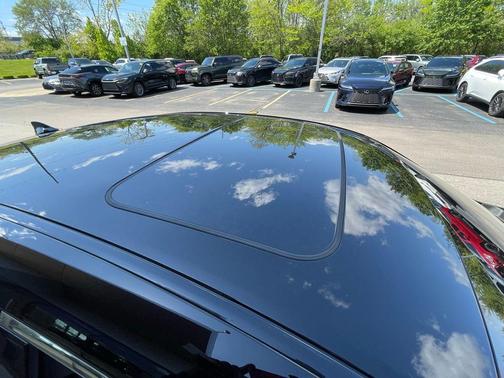 Obsidian 2019 Lexus ES 300h Base