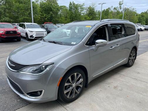 Billet Silver Metallic Clearcoat 2018 Chrysler Pacifica Limited