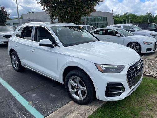 Ibis White 2021 Audi Q5 45 Premium