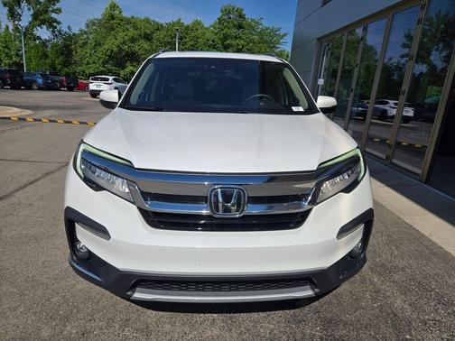 Platinum White Pearl 2022 Honda Pilot AWD Elite
