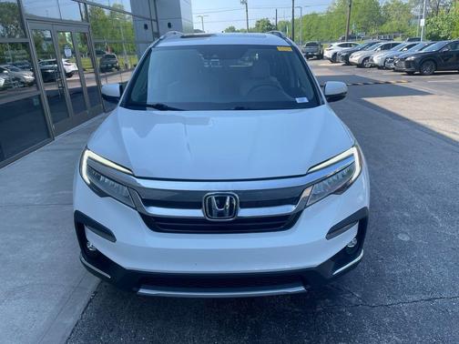 Platinum White Pearl 2022 Honda Pilot AWD Elite