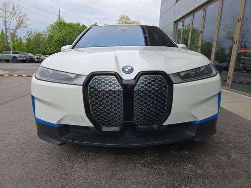 Alpine White 2023 BMW iX xDrive50