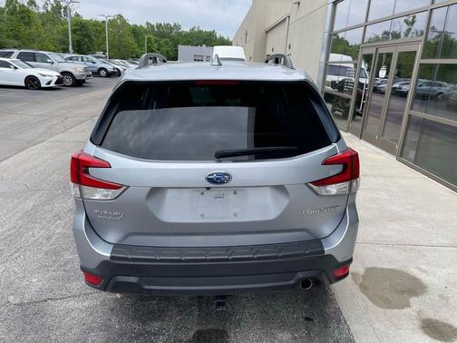 Ice Silver Metallic 2021 Subaru Forester Limited