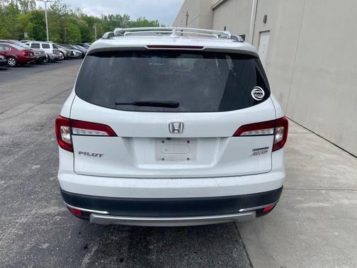 Platinum White Pearl 2020 Honda Pilot Touring 8-Passenger