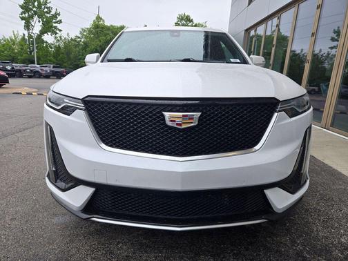 Crystal White Tricoat 2020 Cadillac XT6 Sport AWD