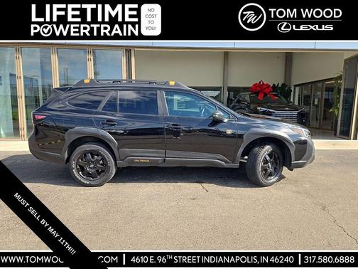 Crystal Black Silica 2022 Subaru Outback Wilderness