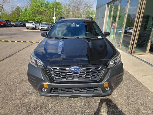 Crystal Black Silica 2022 Subaru Outback Wilderness