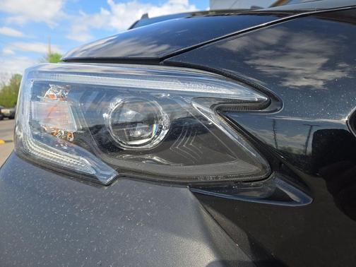 Crystal Black Silica 2022 Subaru Outback Wilderness