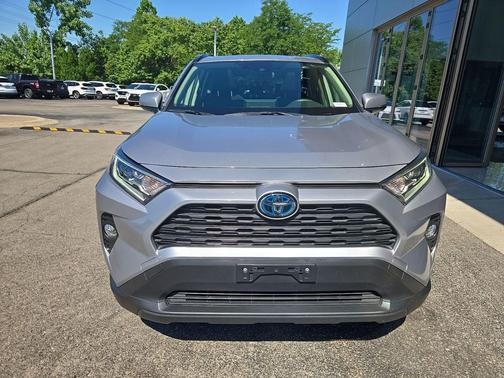 Silver Sky Metallic 2019 Toyota RAV4 Hybrid XLE