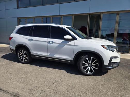 Platinum White Pearl 2022 Honda Pilot AWD Elite