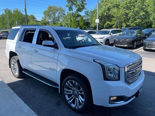 Summit White 2017 GMC Yukon SLE