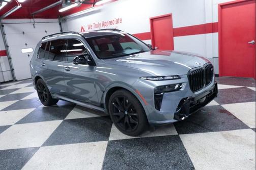 Skyscraper Grey Metallic 2024 BMW X7 M60i