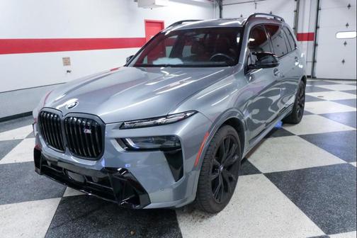 Skyscraper Grey Metallic 2024 BMW X7 M60i