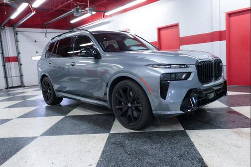 Skyscraper Grey Metallic 2024 BMW X7 M60i