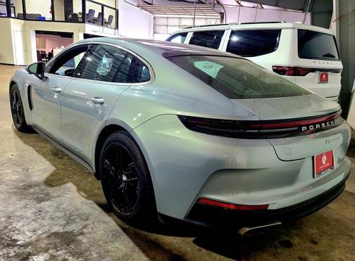 Dolomite Silver Metallic 2025 Porsche Panamera