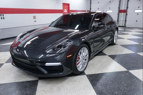 Chalk 2018 Porsche Panamera Turbo