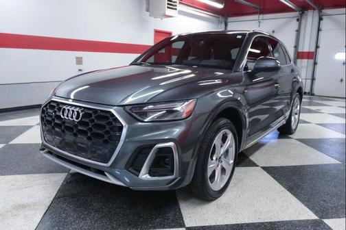 Daytona Gray Pearl Effect 2022 Audi Q5 45 S line Premium Plus