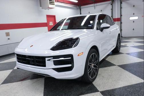 Carrara White Metallic 2024 Porsche Cayenne Cayenne