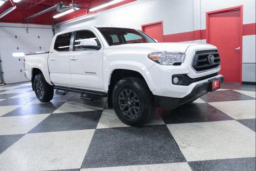 Ice Cap 2023 Toyota Tacoma SR5
