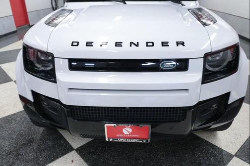2023 Land Rover Defender 110 V8