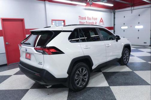 2022 Toyota RAV4 Hybrid XLE Premium