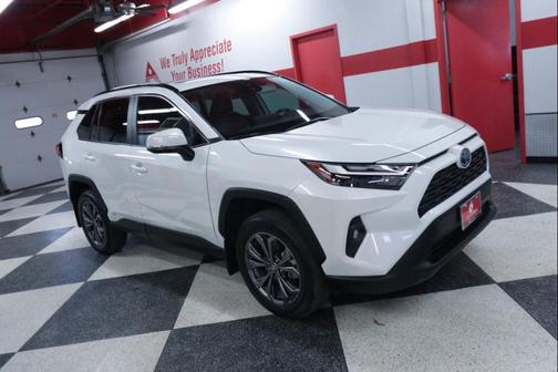 2022 Toyota RAV4 Hybrid XLE Premium
