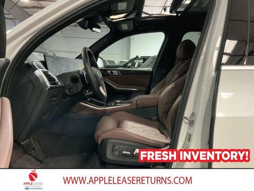 Mineral White Metallic 2024 BMW X5 sDrive40i