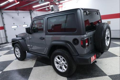 Sting-Gray Clearcoat 2021 Jeep Wrangler Islander 4x4
