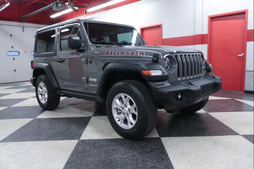 Sting-Gray Clearcoat 2021 Jeep Wrangler Islander 4x4