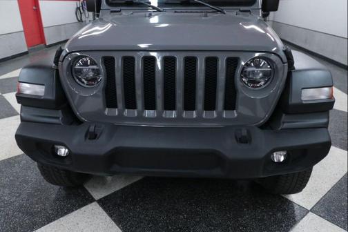 Sting-Gray Clearcoat 2021 Jeep Wrangler Islander 4x4
