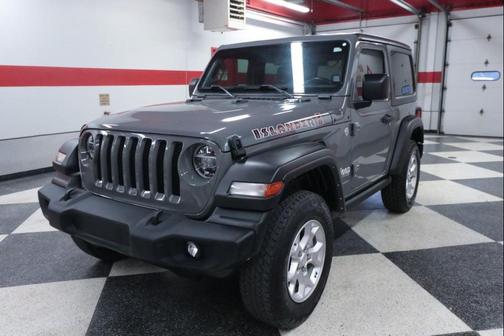 Sting-Gray Clearcoat 2021 Jeep Wrangler Islander 4x4