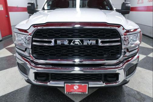 2024 RAM 3500 Tradesman Crew Cab 4x4 6'4' Box
