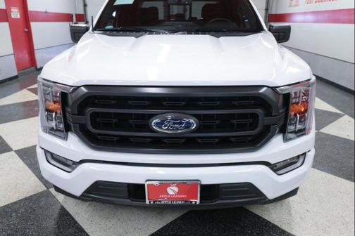 Oxford White 2023 Ford F-150 XLT