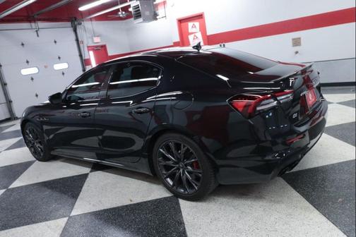 2022 Maserati Ghibli Modena Q4