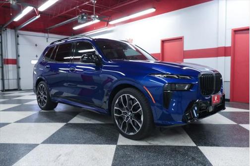 2023 BMW X7 M60i