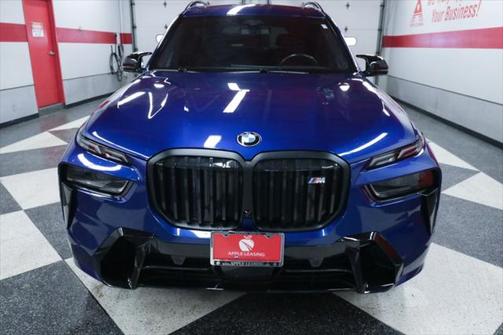 2023 BMW X7 M60i