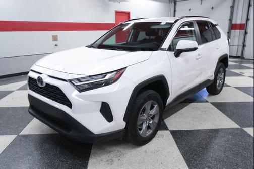 2022 Toyota RAV4 Hybrid XLE