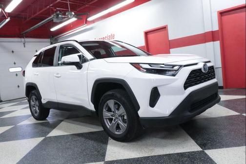 2022 Toyota RAV4 Hybrid XLE