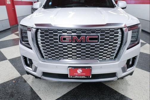 White Frost Tricoat 2021 GMC Yukon XL Denali