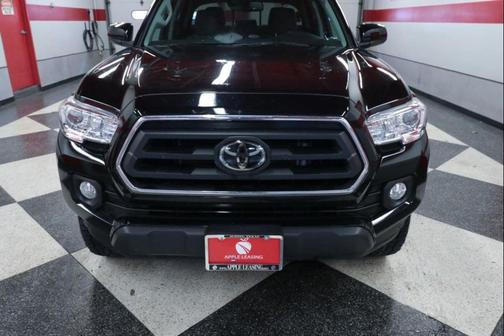 Midnight Black Metallic 2022 Toyota Tacoma SR5
