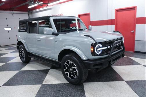 Cactus Gray 2022 Ford Bronco Outer Banks
