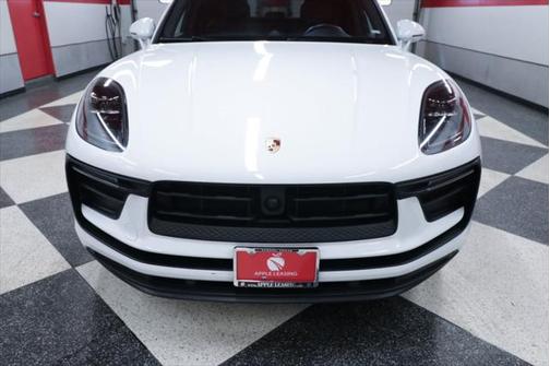 2024 Porsche Macan Base