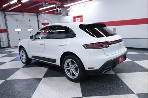 2024 Porsche Macan Base