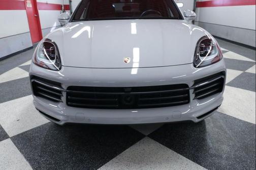 2023 Porsche Cayenne Platinum Edition