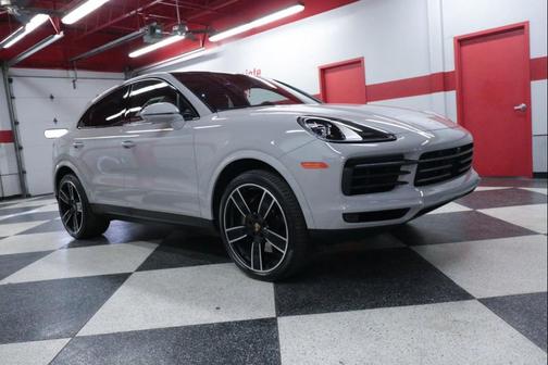 2023 Porsche Cayenne Platinum Edition