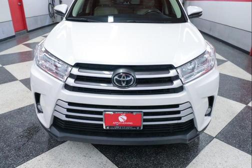 Blizzard Pearl 2019 Toyota Highlander XLE