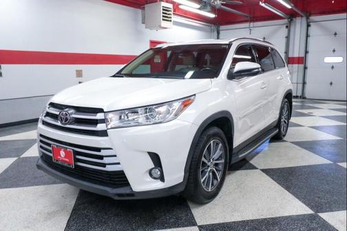 Blizzard Pearl 2019 Toyota Highlander XLE