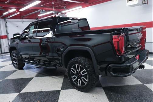 Onyx Black 2025 GMC Sierra 1500 AT4